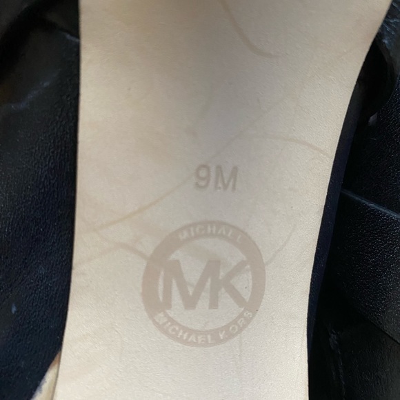 Michael Kors leather and studs - Picture 4 of 11